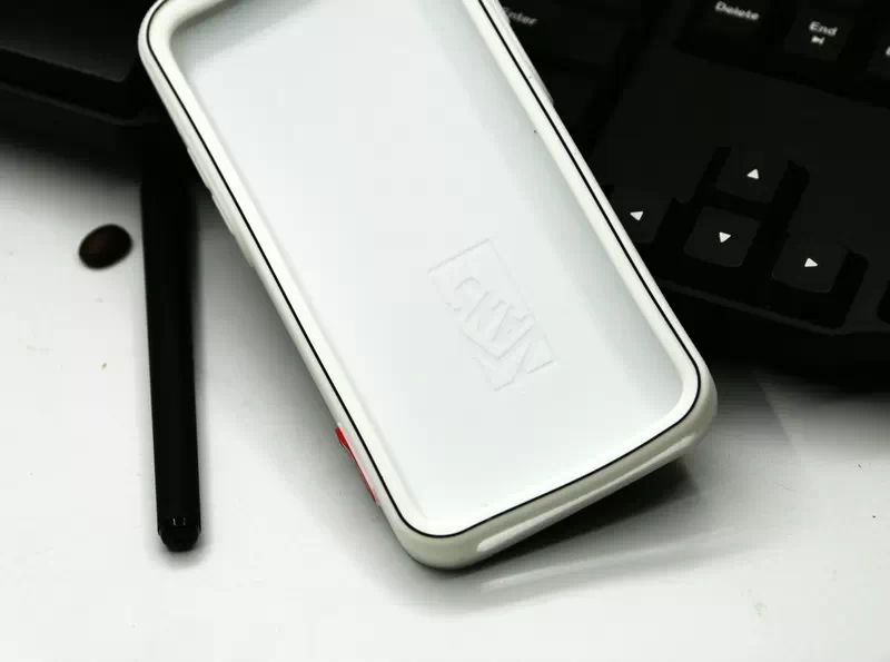 アイフォン7/8plusケースかっこいいメンズiPhone XSバンズ スニーカー6Sソフトカバー黒い